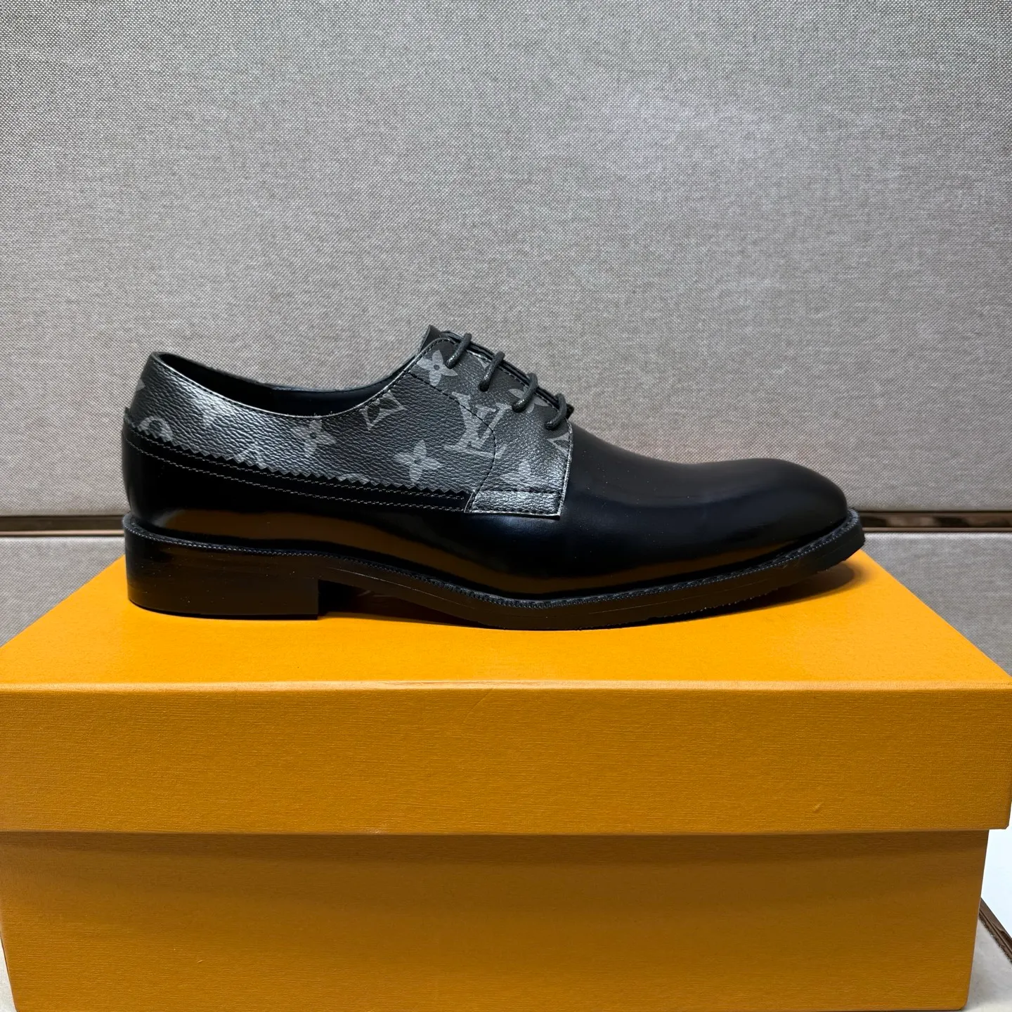 Men's men's shoes 💰pp500 [LV～] Men's casual formal leather shoes 2025z cabinet sales simultaneously 🔶Size: 38-44 #️⃣ 🔷2 colors🔜The upper is made of cowhide stitching ➕Cowhide lining, comfortable and breathable, sole: original comfortable and wear-resistant outsole, ⚠️real thing📱photographed🎬real thing is better📢📢📢